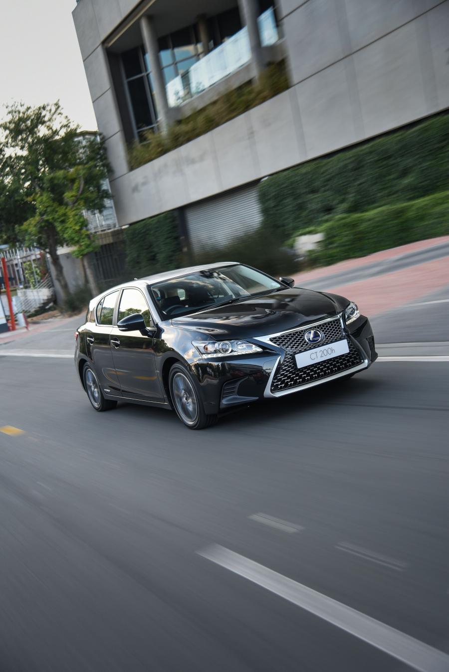  Lexus CT200h 2018 года  (ZA) (фото 27 из 40)